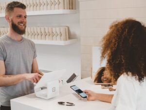 Grafic financiar in crestere pentru un client e-commerce ContaHub